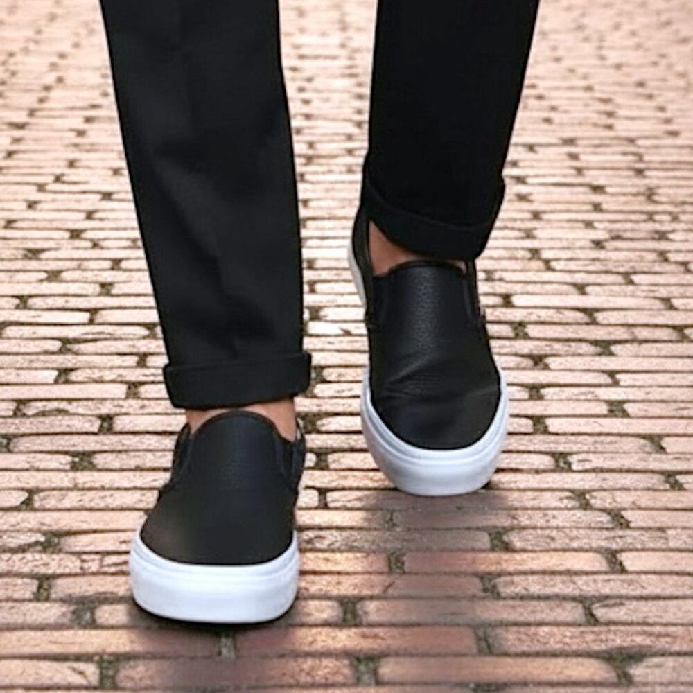 Vans Sneakers Men 5.5/Women 7 Black Off The Wall Perforated Leather Travel Shoes - Picture 3 of 13